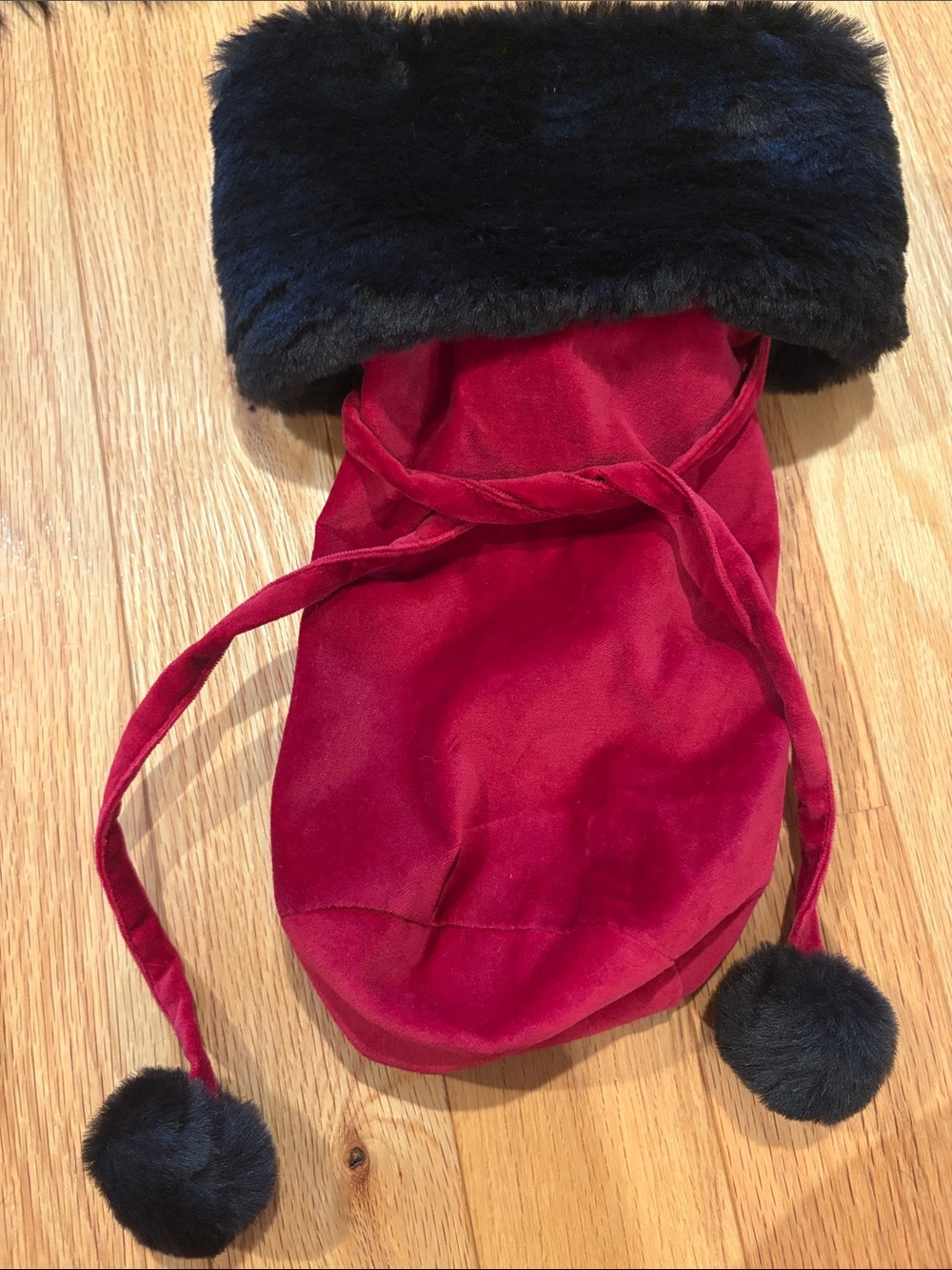 Pottery Barn Red Velvet Santa Sack Eine Bag with Black Faux Fur Trim